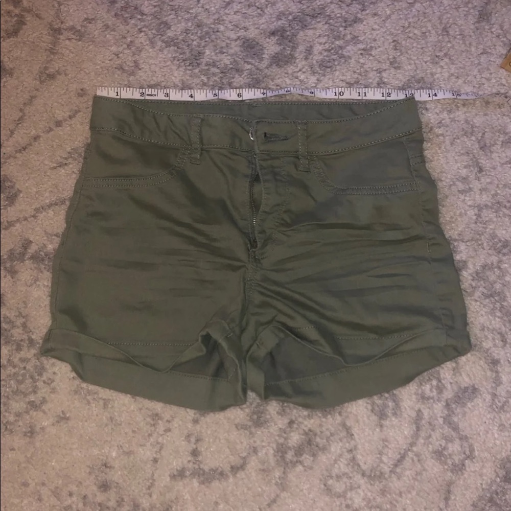 Green H&M shorts size 26in